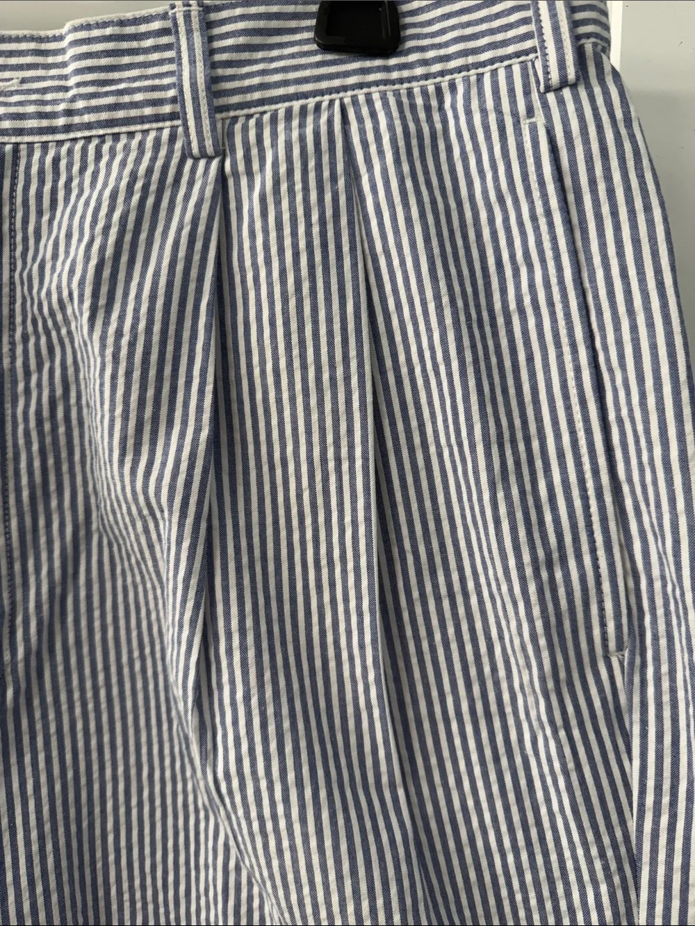 Jos. A Bank "Stay Cool" Seersucker Stripe Men’s Shorts - Blue/White - Picture 3 of 10